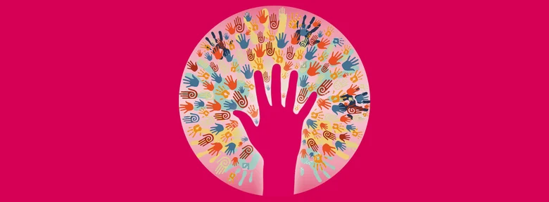Grafische Darstellung: Aus einer stilisierten Hand wachsen, wie eine Baumkrone, viele bunte Handabdrücke auf pinkem Hintergrund – Symbol für Vielfalt, Zusammenhalt und Gemeinschaft.